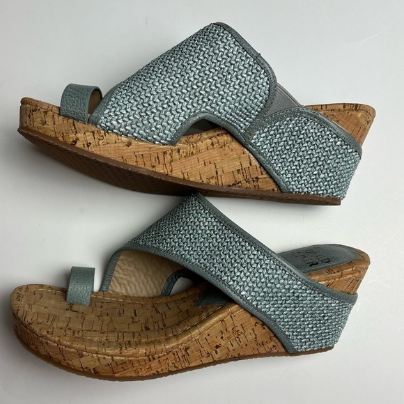 NWOT Donald J Pliner Gyer Wedge Sandal denim color memory foam insole size 7.5M